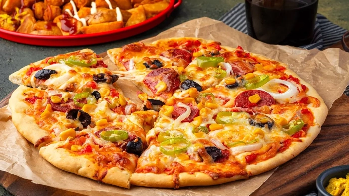 Bol Malzemeli: Ev Usulü Pizza Tarifi