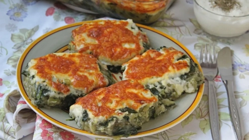 Öyle Güzel: Fırında Kaşarlı Ispanak Yemeği Tarifi